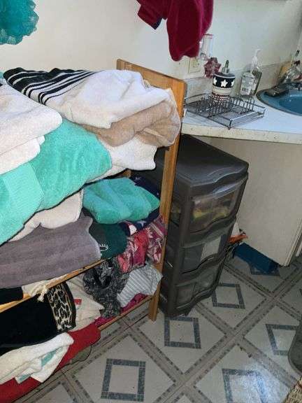 WOODEN TOWEL RACK AND PLASTIC ORGANIZER