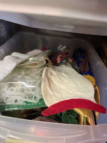 CONTENTS OF SHELF (SHELF NOT INCLUDED)