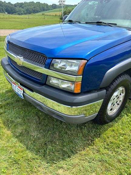 2003 Chevrolet 1500 Extended cab , 4x4 , Leather Interior, Good Running Truck