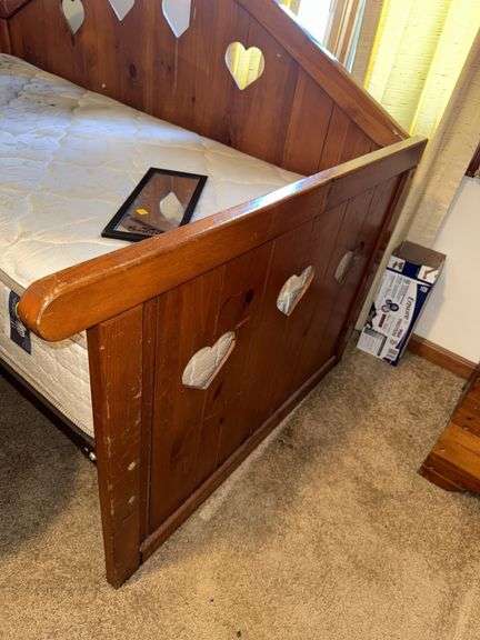 DAY BED AND MAGAZINE RACK