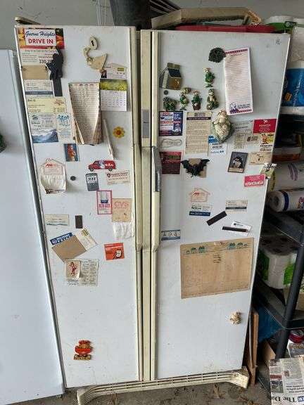 AMANA REFRIDGERATOR/FREEZER COMBO WORKS WELL.