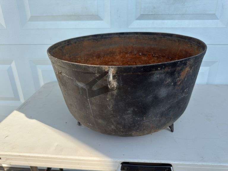 Cast Iron Pot