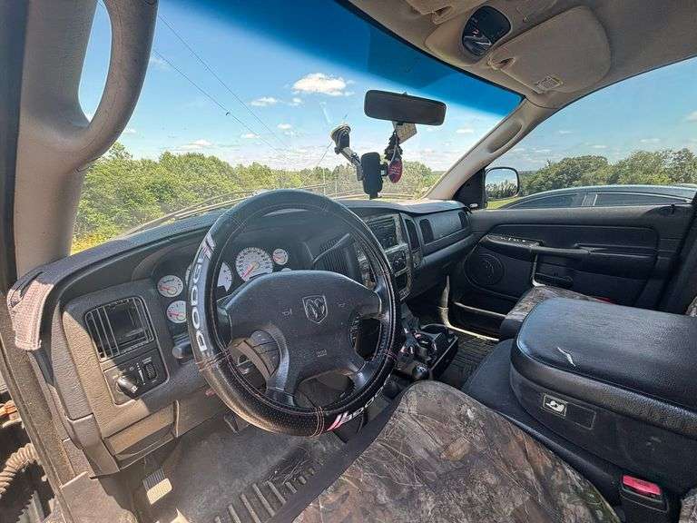 2003 Dodge Ram 1500 ,4x4 , 177,00 miles , Camo interior Design, Good Running Truck