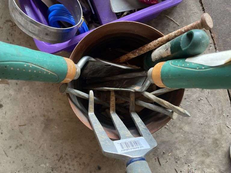BASKET WITH FILTER WRENCH, PLIERS, WEED EATER STRING, GARDEN HANDTOOLS