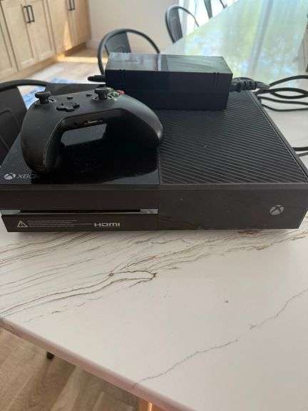 X-Box One with Controler