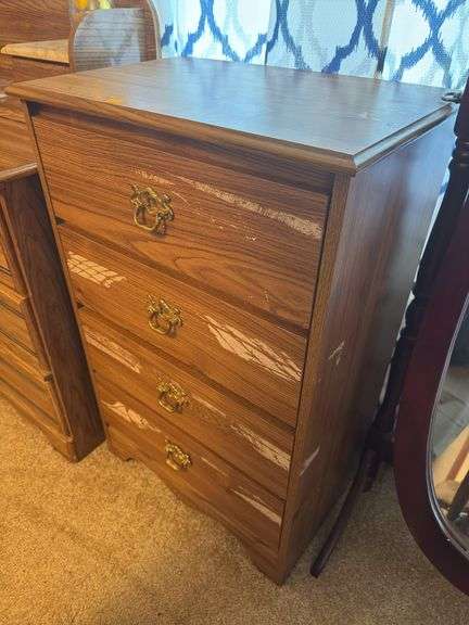 DRESSER AND CHEST OF DRAWERS