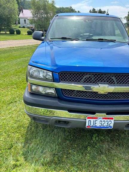 2003 Chevrolet 1500 Extended cab , 4x4 , Leather Interior, Good Running Truck