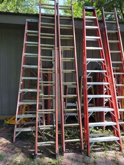 24 FOOT EXTENSION LADDER
