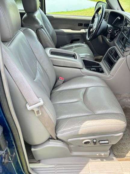 2003 Chevrolet 1500 Extended cab , 4x4 , Leather Interior, Good Running Truck