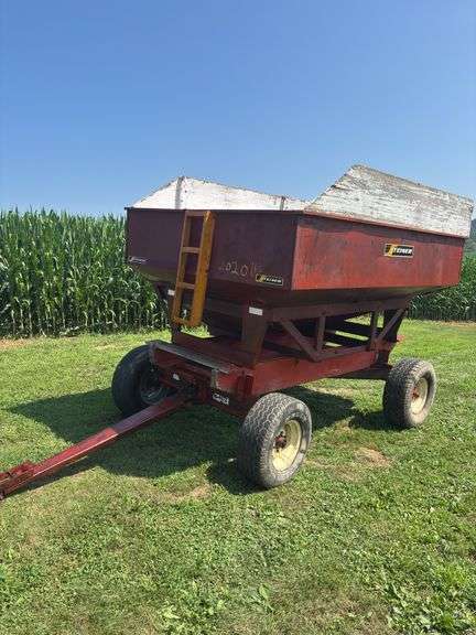 Gravity Wagon w/Heavy Duty Kory Running Gears ( Box has Some rust )