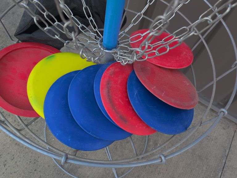 Disc golf free standing basket with (9) discs