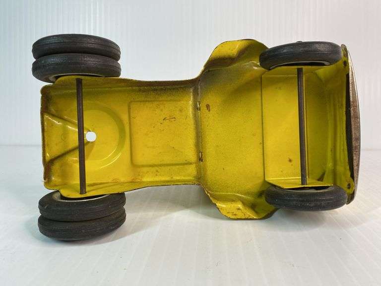 Early Tonka Mound Metalcraft Inc. Truck