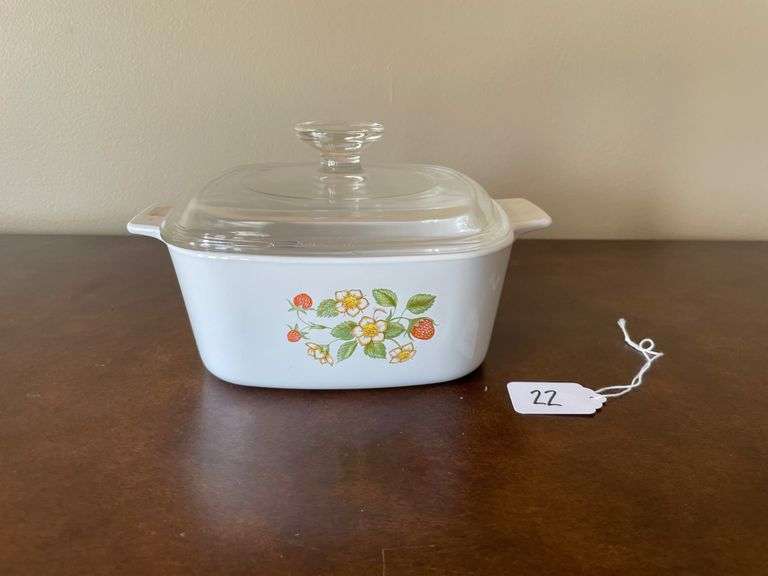 Corning Ware Strawberry Sundae 1.5 Qt. Casserole Dish with Lid