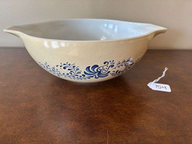 Pyrex Homestead Bowl