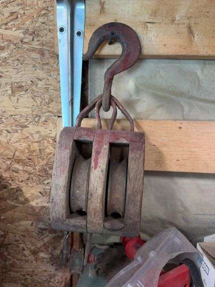 BLOCK AND TACKLE