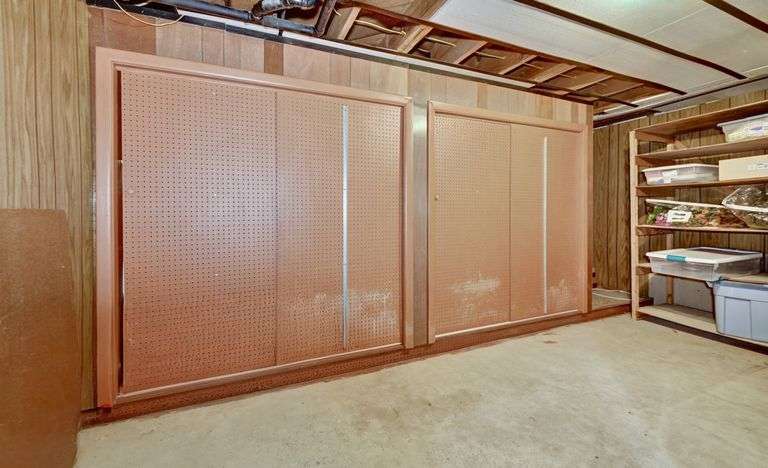 Brick Ranch Home in Sugarcreek