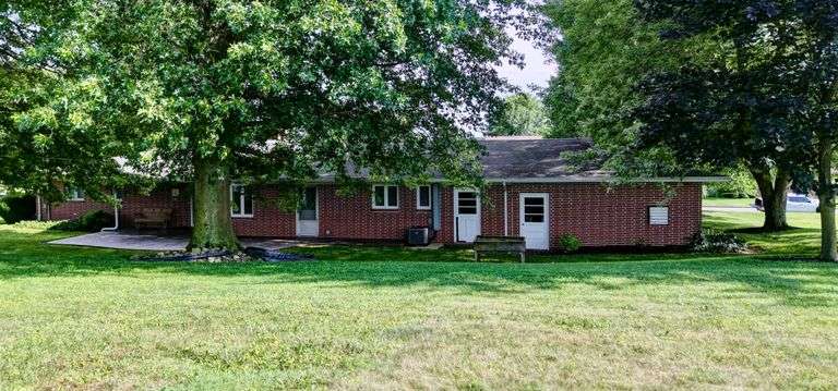 Brick Ranch Home in Sugarcreek
