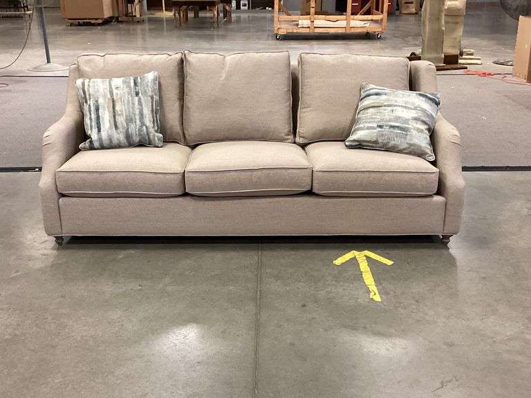 UNIVERSAL Sofa