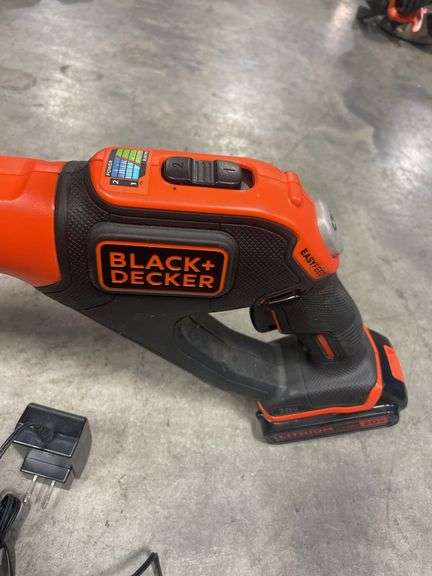 Black and Decker electric edger and hedge trimmer with batteries and charger - works