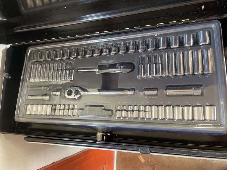 STANLEY ROLLIGN TOOL CHEST WITH TOOLS