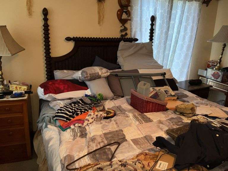 KING SIZE BED AND CONTENTS ON BED