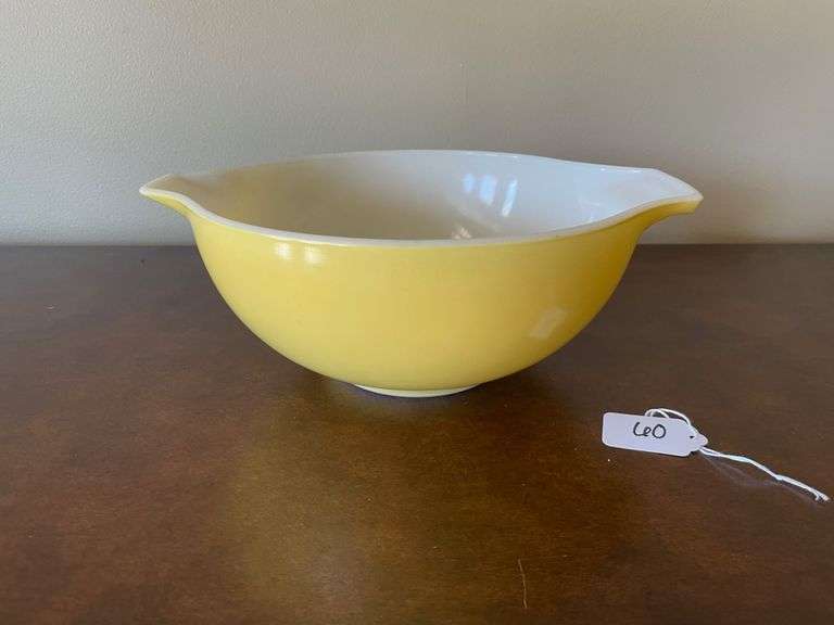 Pyrex Yellow Cinderella Mixing Bowl