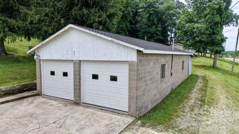 Absolute Home & Outbuildings on 3.75 Acres
