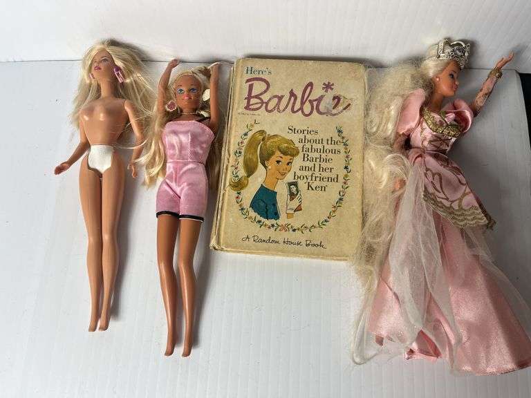 1966 Vintage Barbies & Book