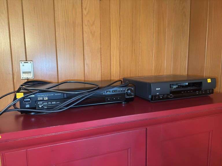 VCR and DVD Players