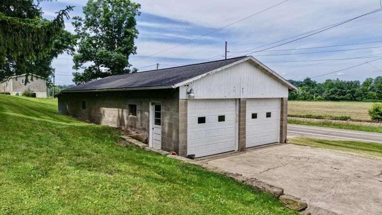 Absolute Home & Outbuildings on 3.75 Acres