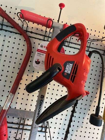 TOOL CONTENTS OF WALL