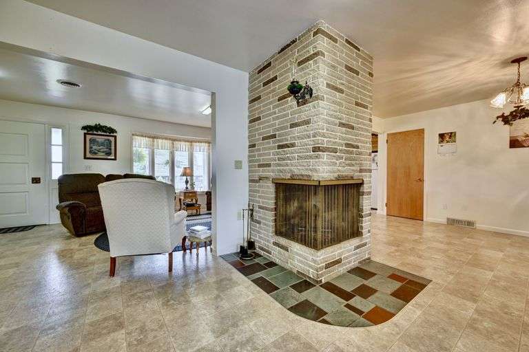 Brick Ranch Home in Sugarcreek