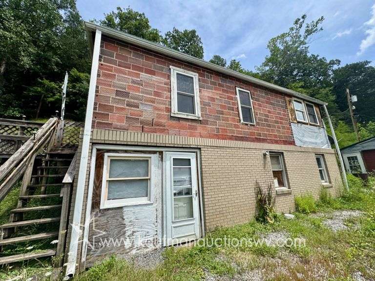 Studio Home with 20x40 Garage/Workshop on .66 +/- Acre (WV)