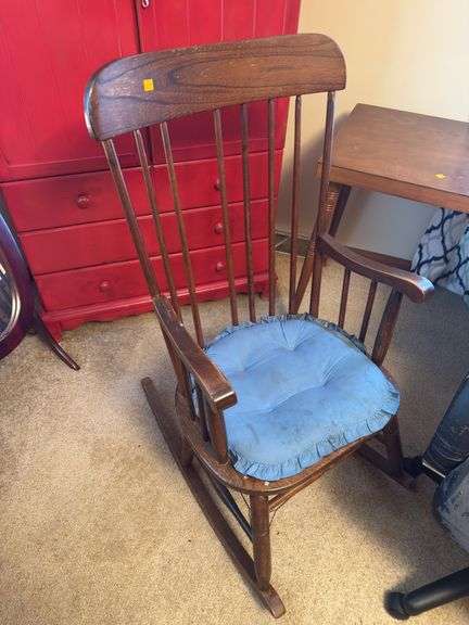WOOD ROCKING CHAIR AND ROLLING OFFICE DESK