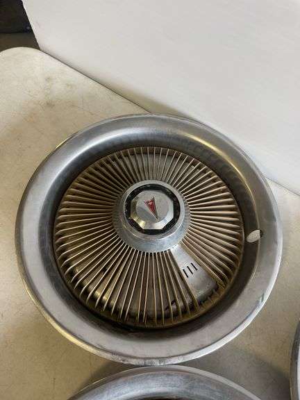 (3) Pontiac turbine style hubcaps