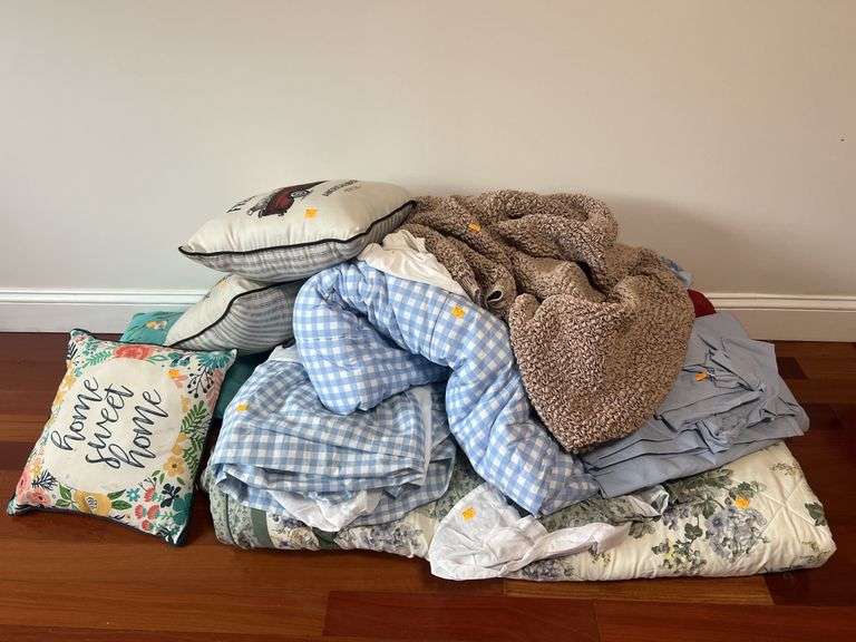 Assortment of Linens