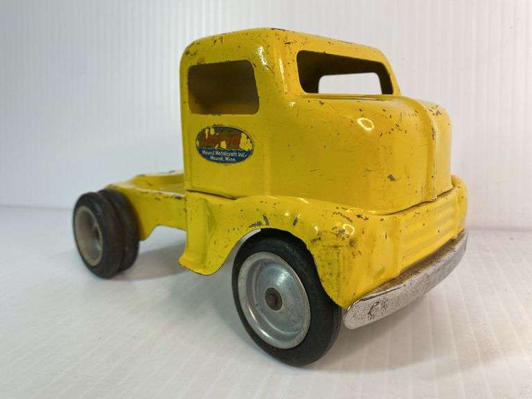 Early Tonka Mound Metalcraft Inc. Truck