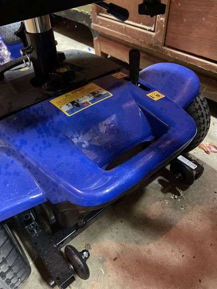 ELECTRIC MOBILITY SCOOTER