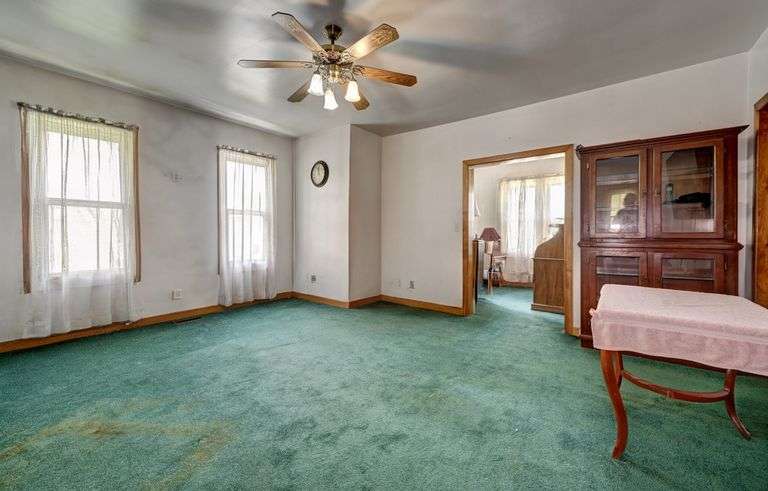 Absolute Home & Outbuildings on 3.75 Acres
