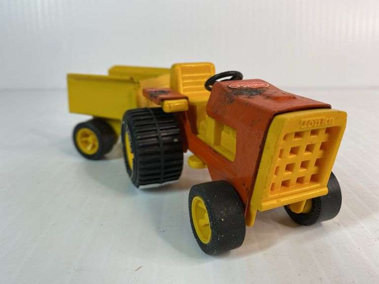 1970s Tonka Lawn Tractor & Trailer
