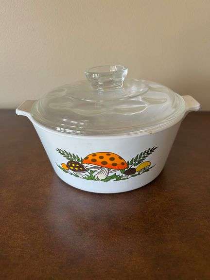 CorningWare Merry Mushroom Casserole Dish with Lid