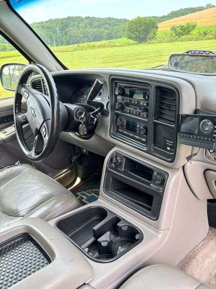 2003 Chevrolet 1500 Extended cab , 4x4 , Leather Interior, Good Running Truck