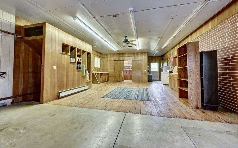 Brick Ranch Home in Sugarcreek