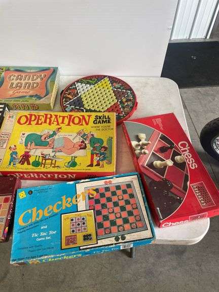Tote of vintage board games - see images