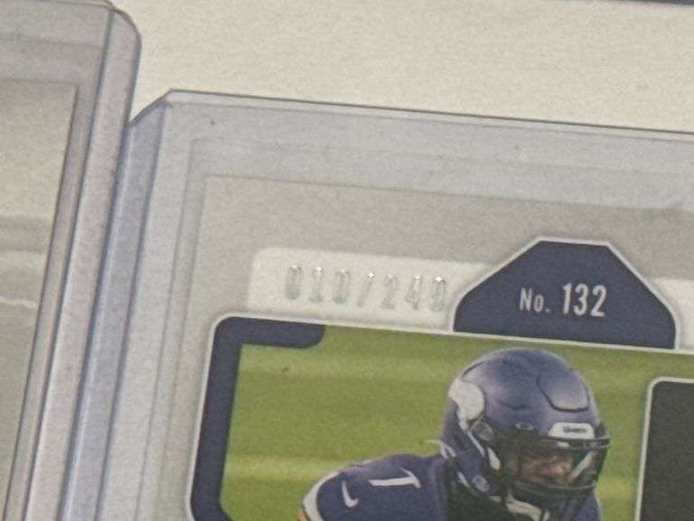 (11) Various NFL/NCAAF Sports Cards