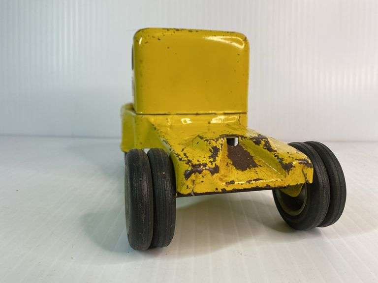 Early Tonka Mound Metalcraft Inc. Truck