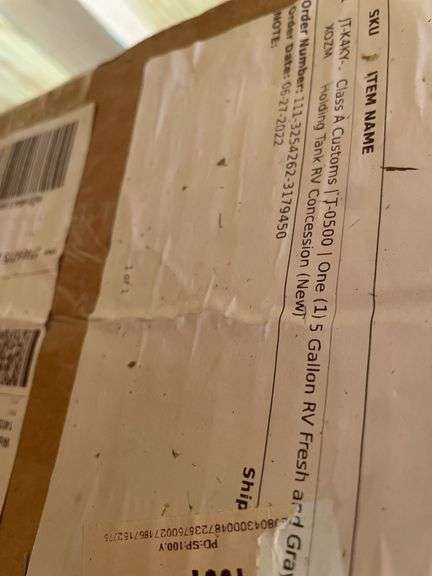 NEW WICKER PLANTERS IN BOX AND RV WATER TANK