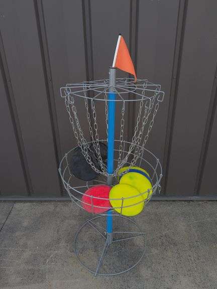 Disc golf free standing basket with (9) discs