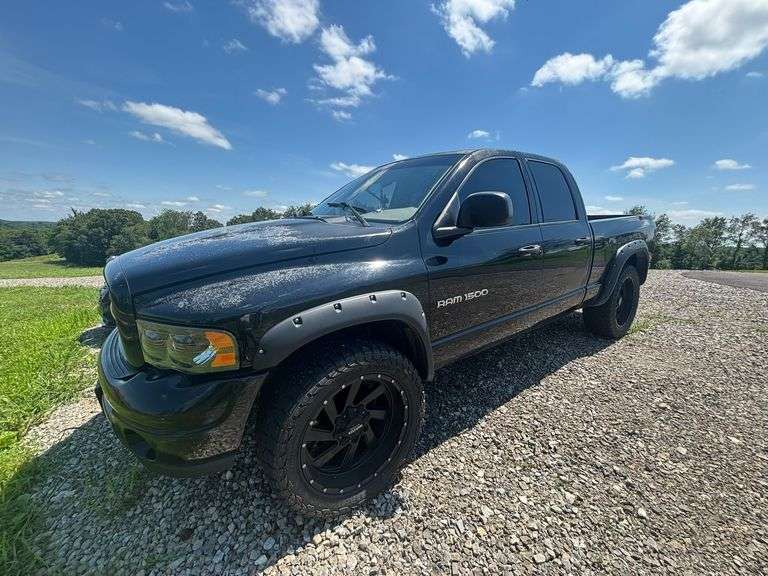 2003 Dodge Ram 1500 ,4x4 , 177,00 miles , Camo interior Design, Good Running Truck