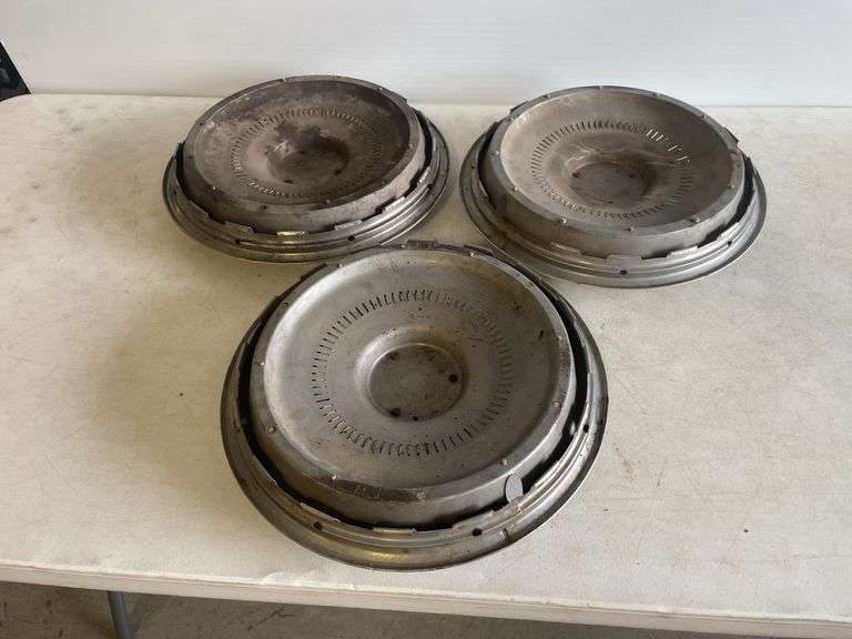 (3) Pontiac turbine style hubcaps